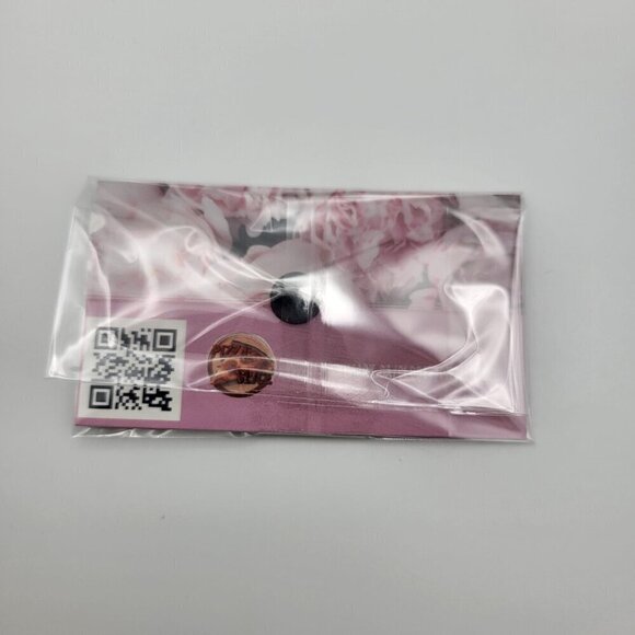 Disney Winnie-the-Pooh eating Honey Brooch/Pin - Picture 6 of 7